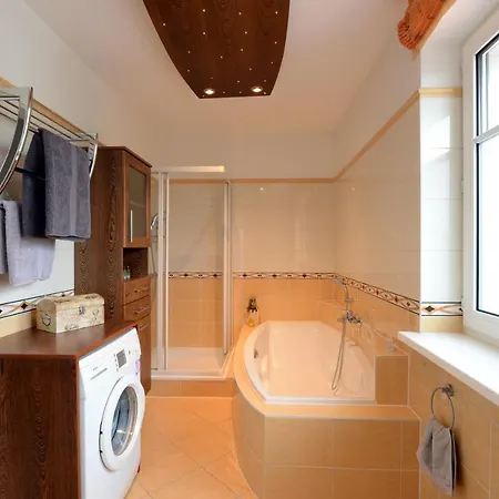 Regina Apartman Schrems