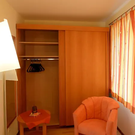 Regina Apartman Schrems