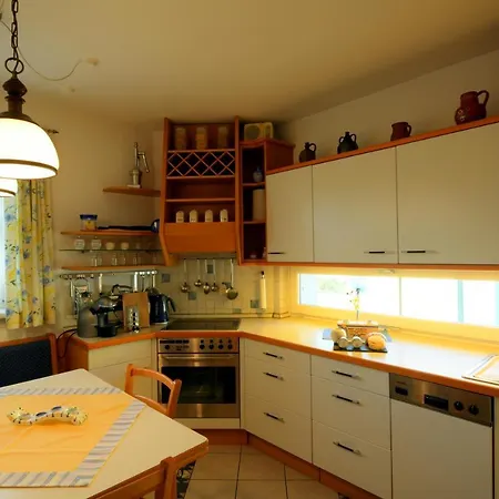 Regina Apartman Schrems